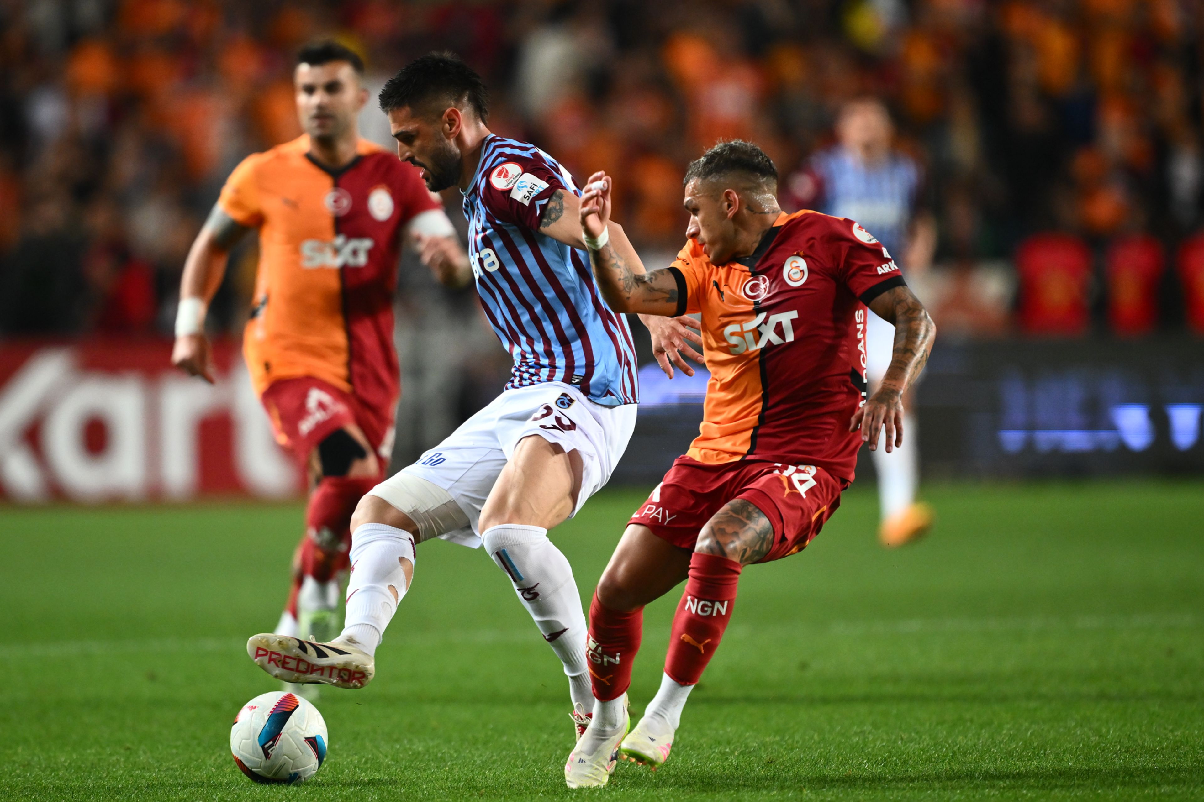 Zirve yarışı