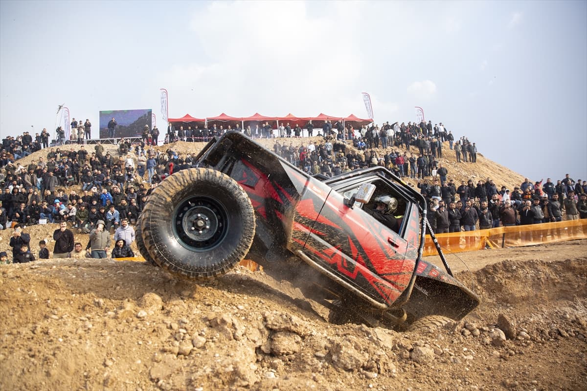 Irak'ta Off-Road rüzgarı: Makinanın doğayla savaşı renkli görüntülere sahne oldu