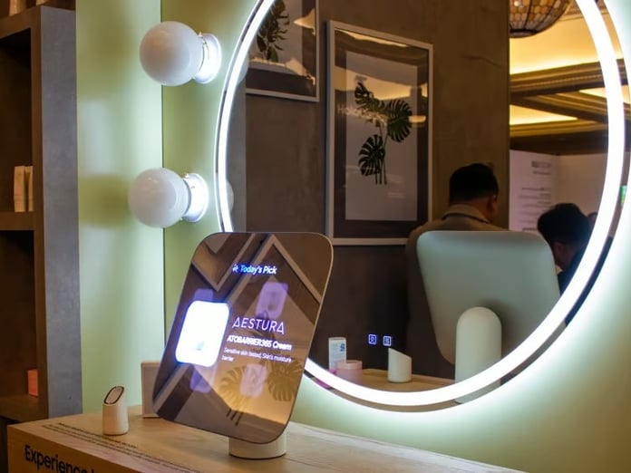 Samsung'un yapay zekalı akıllı aynası cilt sorunlarını saniyeler içinde tespit ediyor