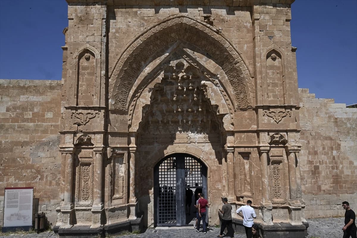Türkiye'nin doğusundaki tarihi miras: İshak Paşa Sarayı