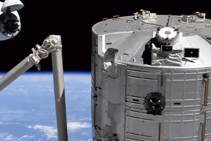 SpaceX'in Dragon kapsülü ISS'nin yörüngesini yükseltti