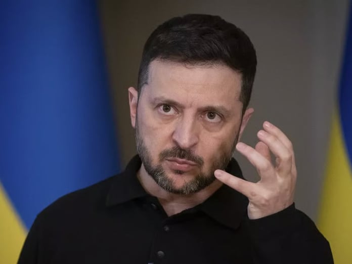 Ukrayna Devlet Başkanı Zelenskiy'den referandum açıklaması