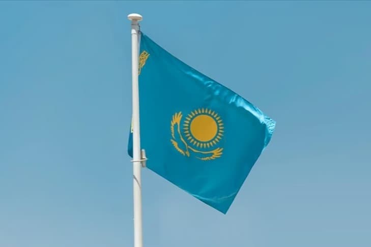 Kazakistan Parlamentosu LGBT propagandasını yasakladı