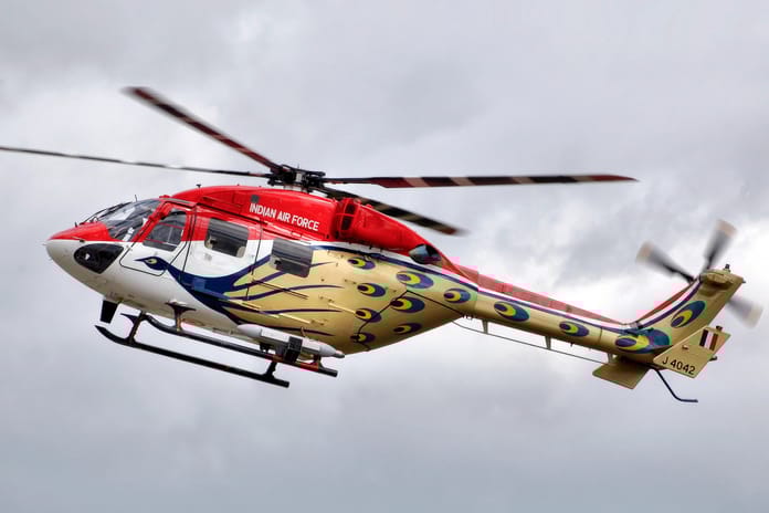 Hindistan'ın askeri helikopterleri karada takılı kaldı