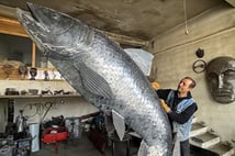 İran'lı heykeltıraştan "İnci Kefali" heykeli