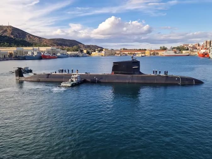 Navantia, S-82 Narciso Monturiol'u suya indirdi