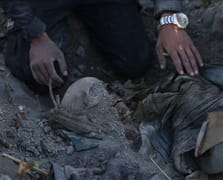 Humus'ta 16 kişinin cesedinin yer aldığı toplu mezar bulundu