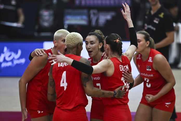 Filenin Sultanları'ndan bir ilk: Set kaybetmeme serisi sona erdi, tarihi yarı final bileti geldi