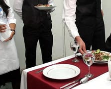 Kafe ve restoranlarda zorunlu servis ve masa ücreti yasaklanıyor