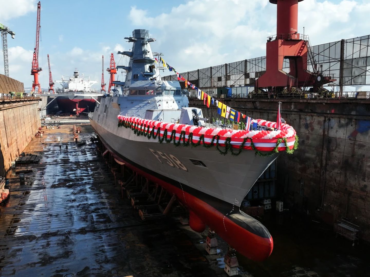 Deniz Kuvvetleri Komutanlığı için planlanan TCG İzmir ve TCG İçel Endonezya’ya satıldı