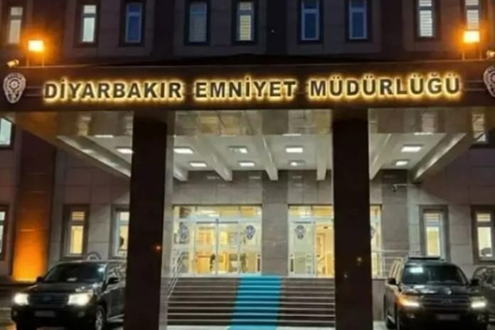 Valilik açıkladı: Diyarbakır'da emniyet binasına EYP'li saldırı! 