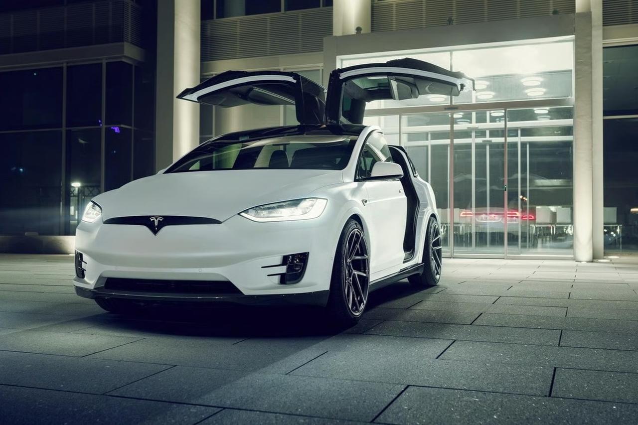 Tesla CEO'su Elon Musk'ın Model X tasarımındaki ısrarı üretim krizine yol açtı