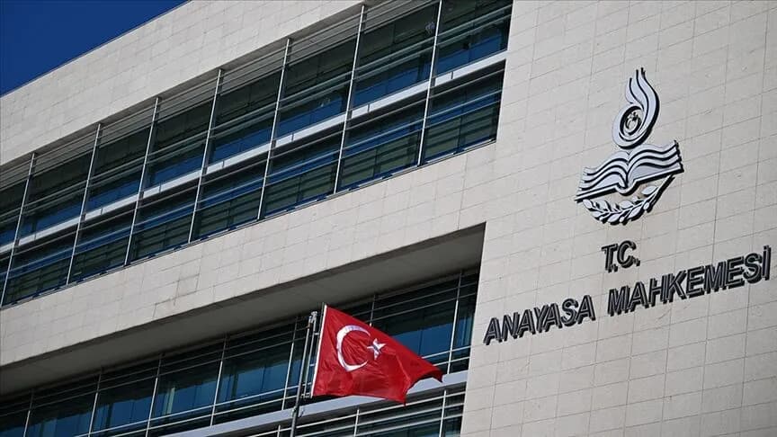 Cinsiyet değişikliği ameliyatı için mahkeme izni