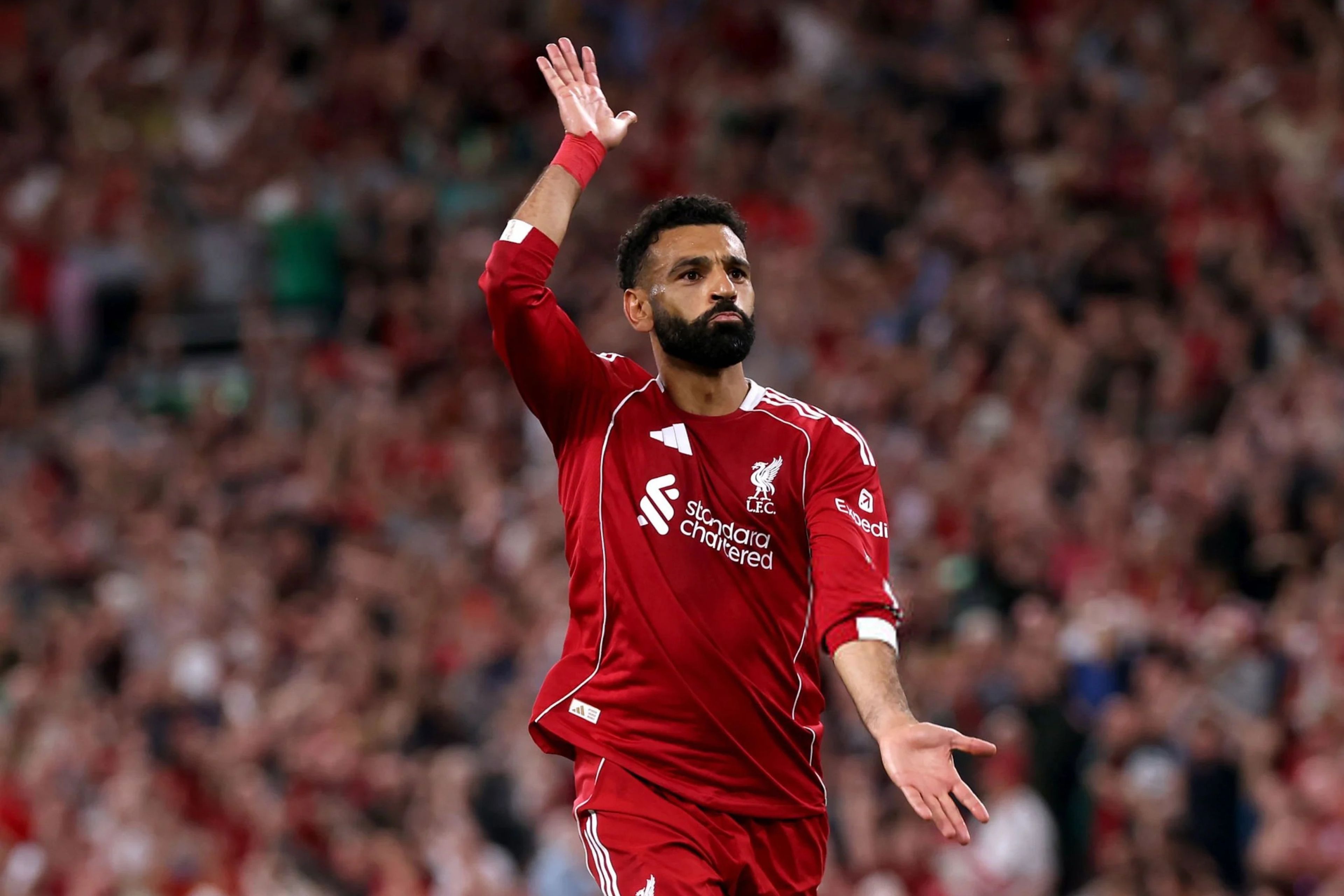 Anfield'da gol yağmuru: Liverpool açılışı galibiyetle yaptı, Salah rekor kırdı