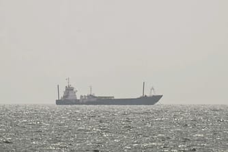 US and Iran Near Interim Deal to Reopen Strait Of Hormuz