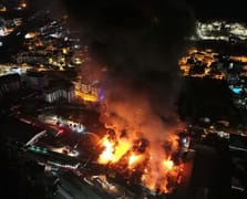 Çekmeköy'de sünger fabrikasında yangın çıktı