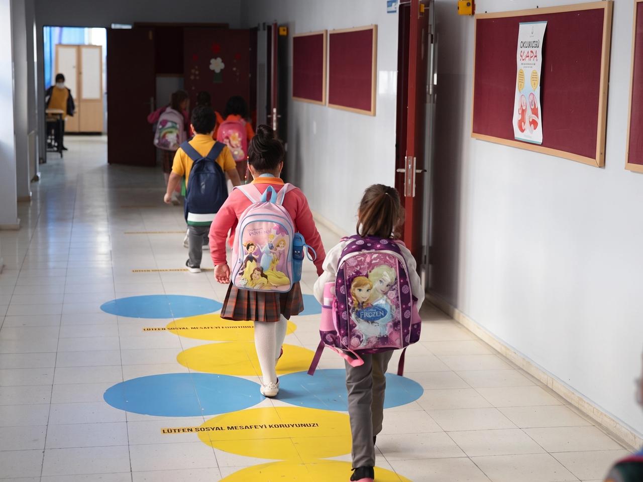 Kamu çalışanı velilere idari izin