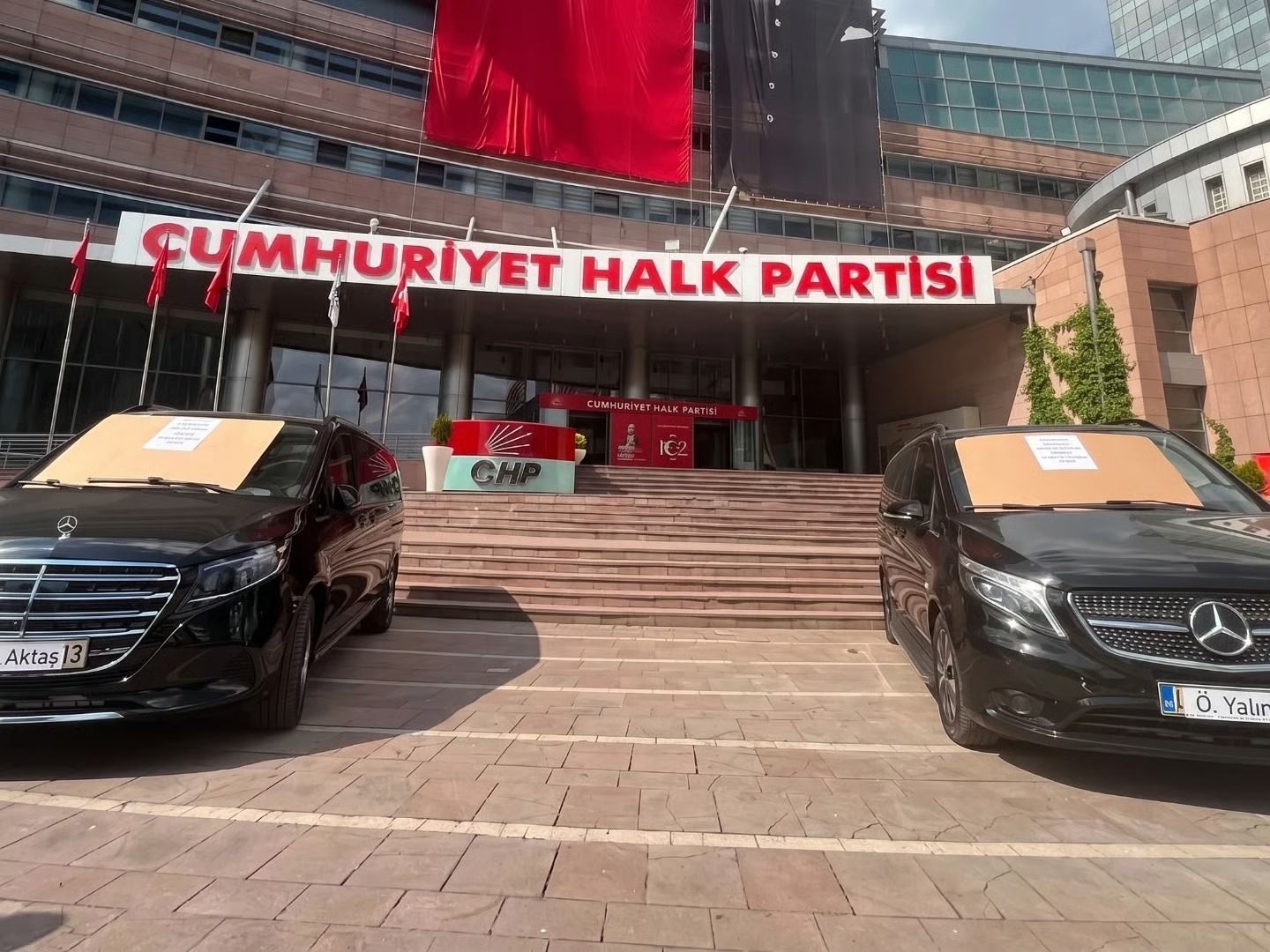 ‘Haram araç’ kavgası WhatsApp’a sıçradı! Küfürler havada uçuştu, grupları ayırdılar 