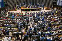 Brezilya Meclisi'nde Bolsonaro tartışması arbedeye dönüştü