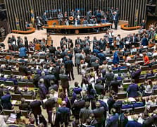 Brezilya Meclisi'nde Bolsonaro tartışması arbedeye dönüştü