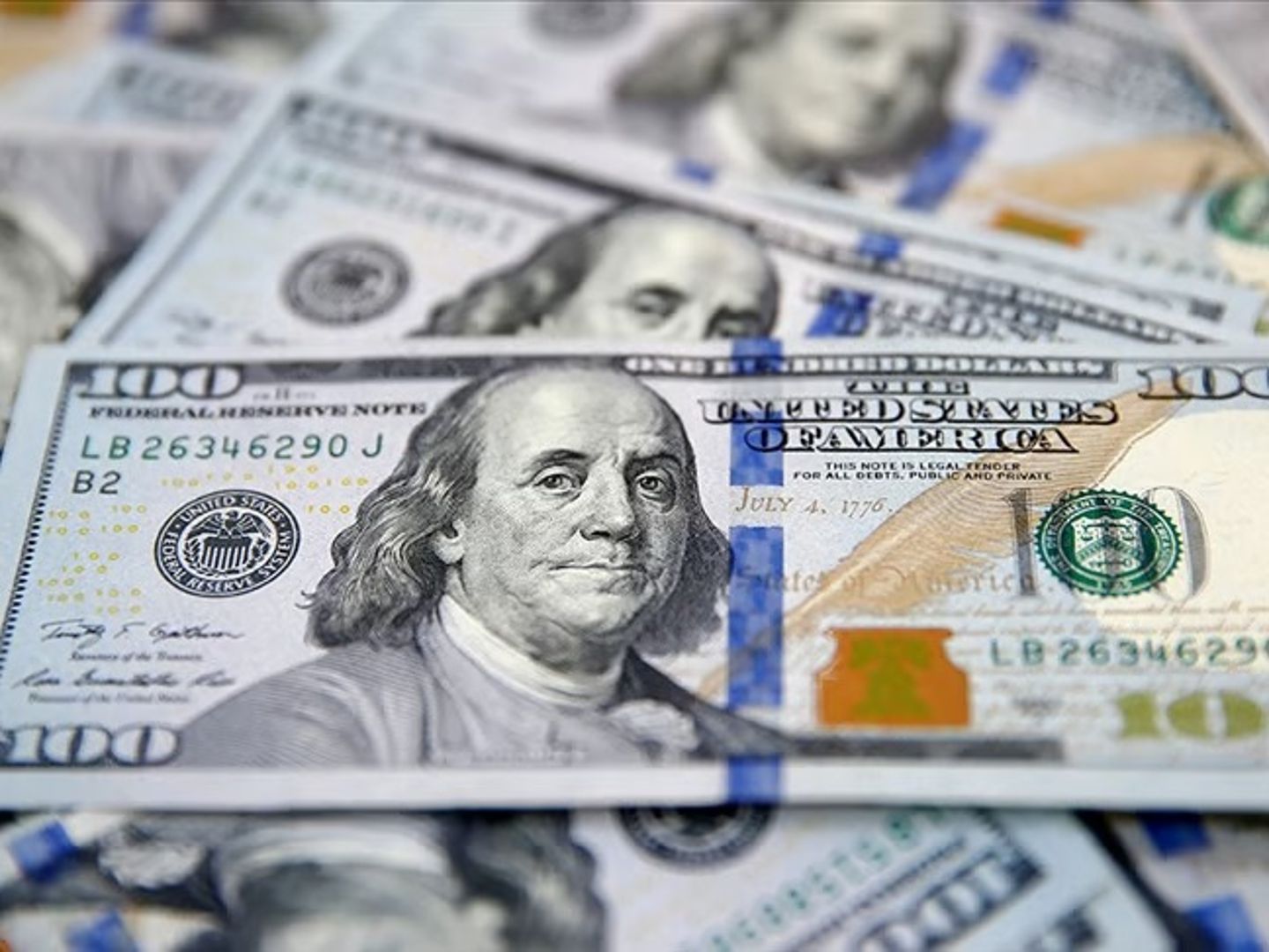 Döviz piyasasında tarihi zirve: Dolar tüm zamanların rekorunu kırdı