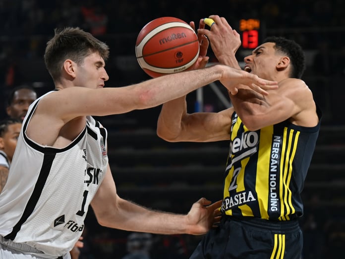 Basketbol Süper Ligi final serisi başlıyor: Fenerbahçe üç kupa peşinde, Beşiktaş 13 yıllık hasreti bitirmek istiyor