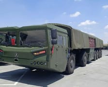 Çin, yeni nesil HTF-5700 HEV 12x12 füze taşıyıcıyı tanıttı