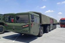 Çin, yeni nesil HTF-5700 HEV 12x12 füze taşıyıcıyı tanıttı