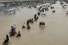 Pakistan’da sel felaketlerinde bilanço artıyor: 830 ölü