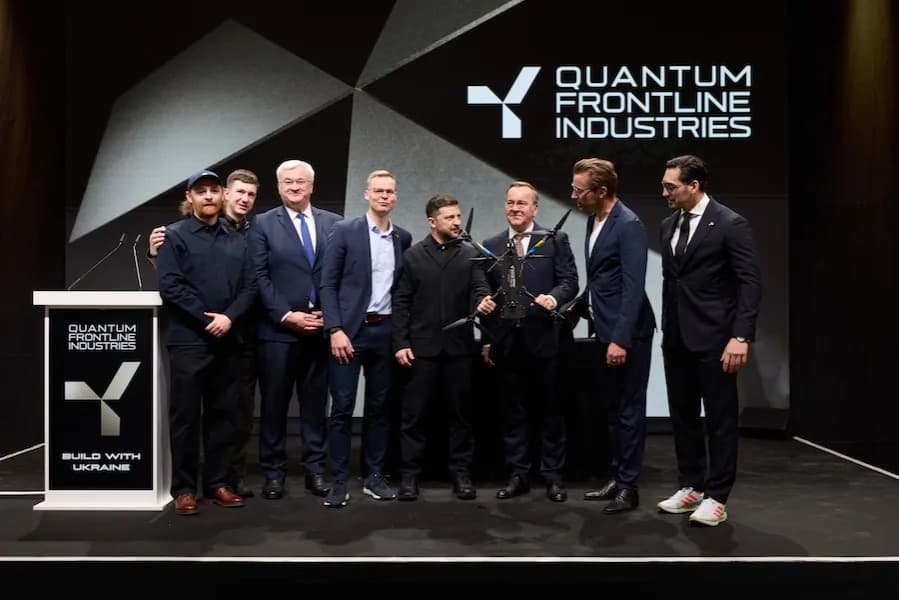 Ukrayna Devlet Başkanı Zelenskiy ve Almanya Savunma Bakanı Pistorius'tan dron fabrikasına ziyaret