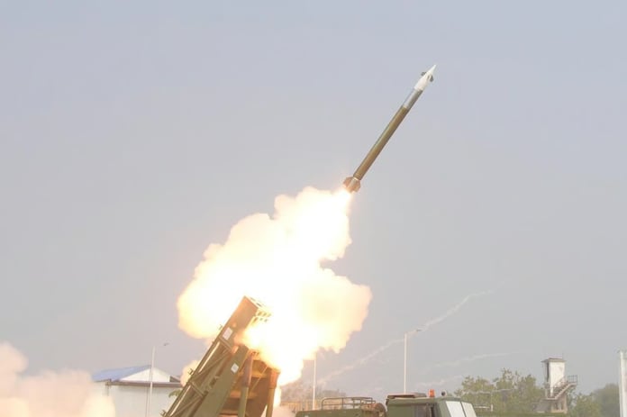 Hindistan, Pinaka uzun menzilli güdümlü roketini başarıyla test etti