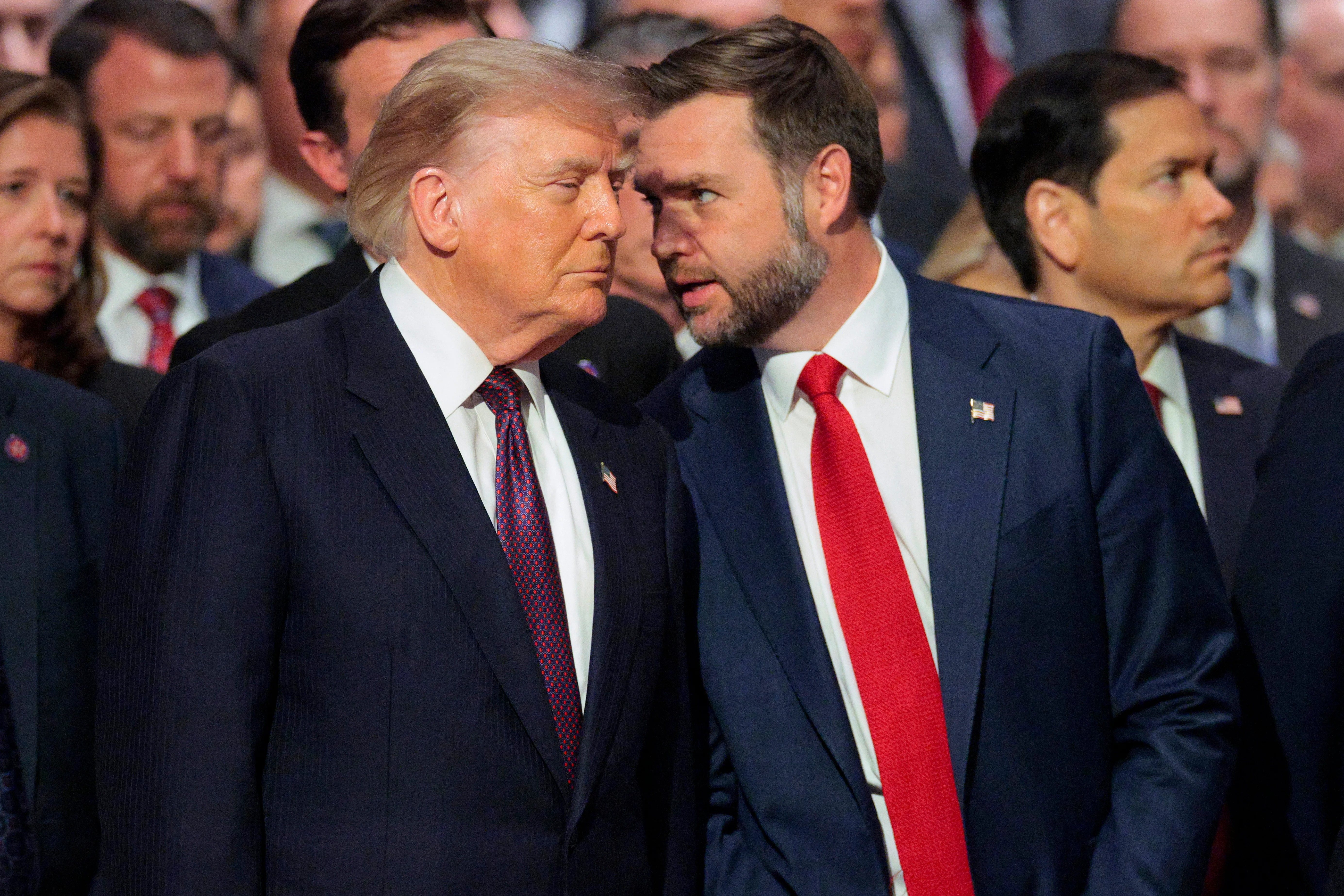 Trump Privately Urges Donors to Back JD Vance for 2028