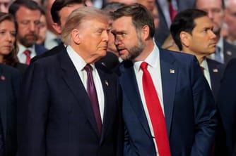 Trump Privately Urges Donors to Back JD Vance for 2028