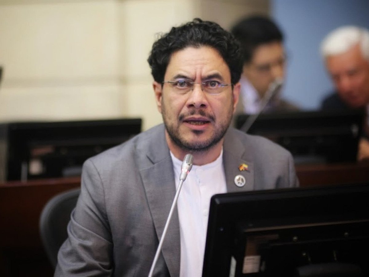  Iván Cepeda - La Silla