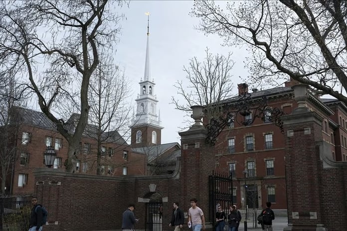 Trump Harvard Üniversitesi ile tüm bağları koparıyor