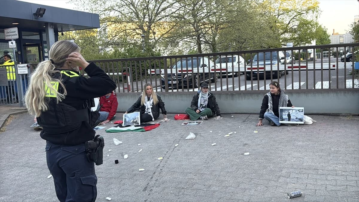Berlin’de İsrail'e mühimmat üreten Rheinmetall protestosu