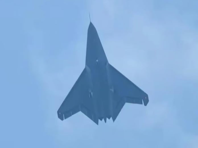 Çin’in yeni nesil J-XDS savaş uçağı hakkında neler biliyoruz?