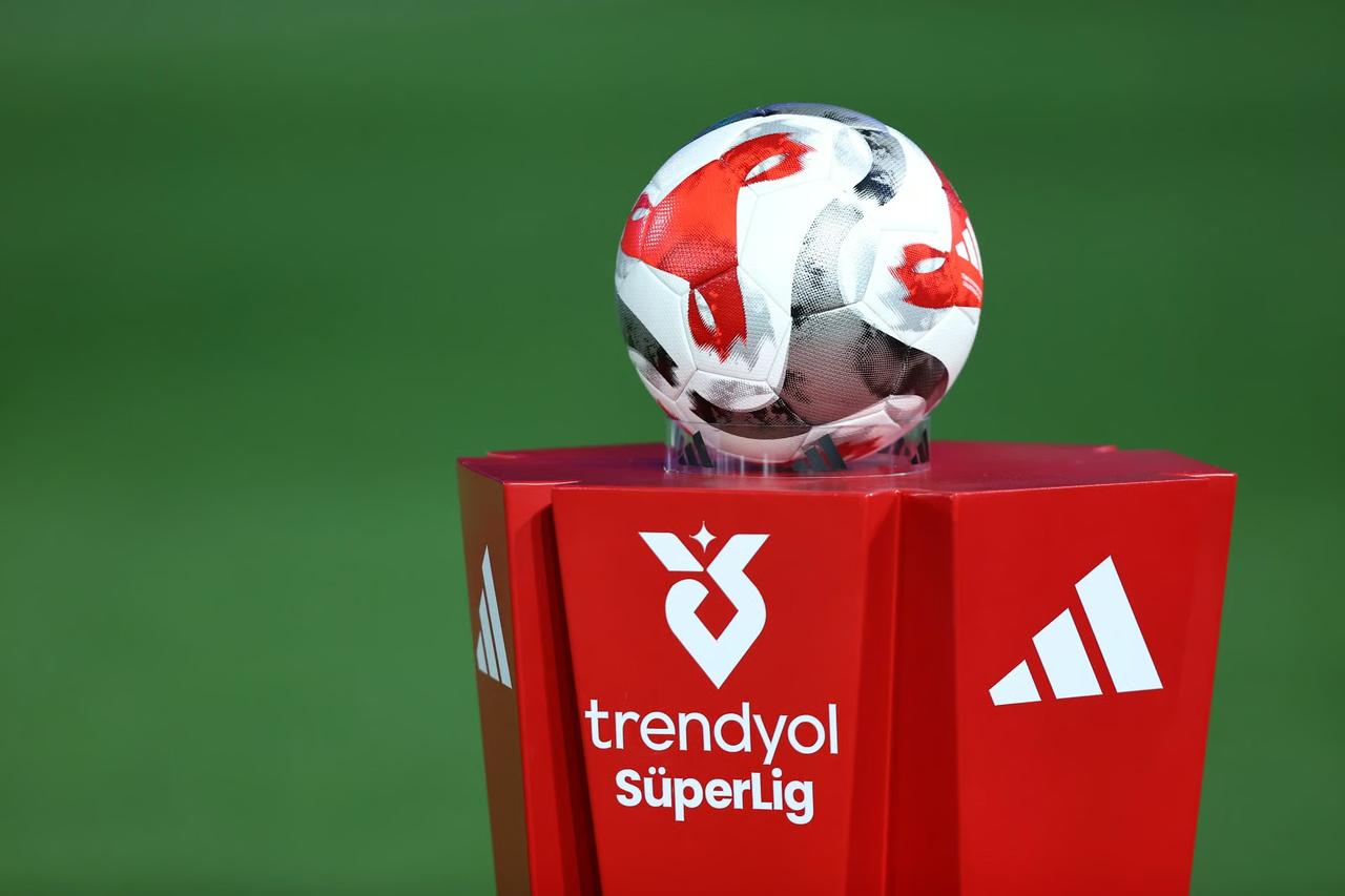 Süper Lig'in yeni sezonuna Adnan Süvari ismi verildi