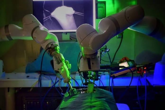 Uydu destekli devrim: 5 bin km uzaktan ameliyat