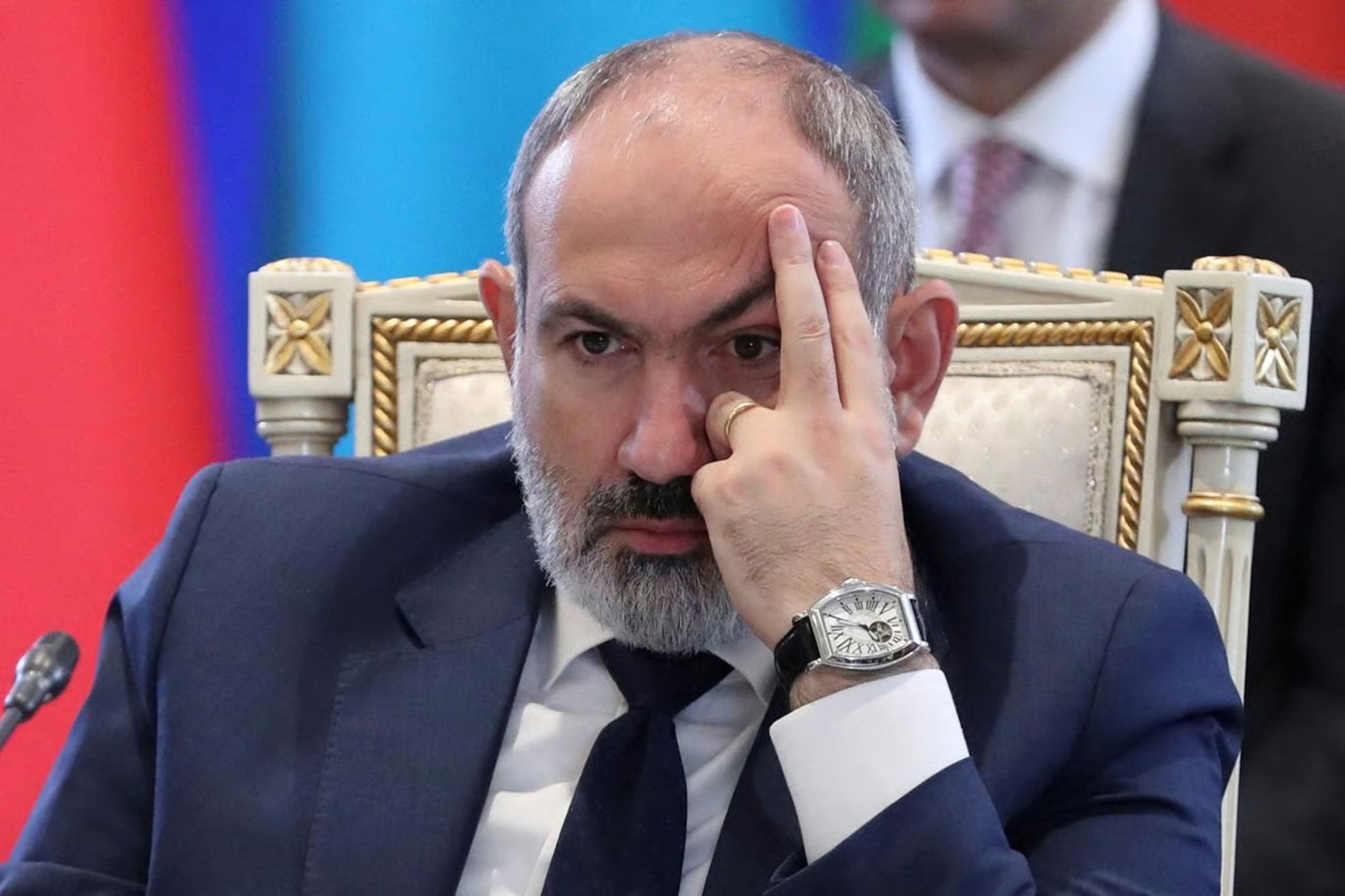 Ermenistan'da Başpsikopos darbe girişimiyle suçlanıyor