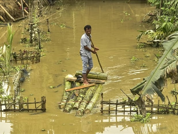 Hindistan'da sel felaketinde ölenlerin sayısı 21'e yükseldi