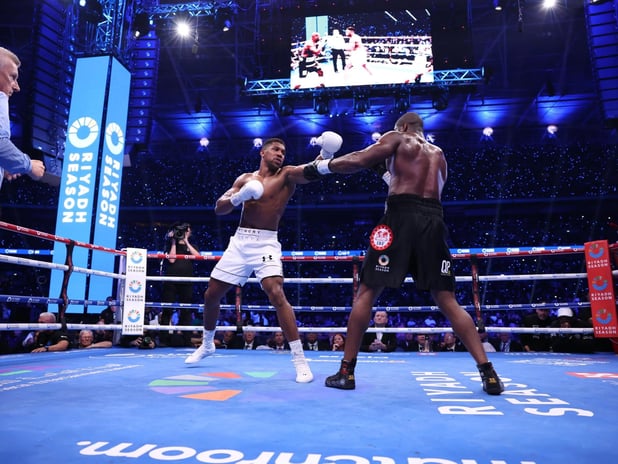 Olimpiyat yolu Liverpool'dan geçiyor: Dünya Boks Şampiyonası başlıyor, kadın ve erkek boksörler aynı ringe çıkacak