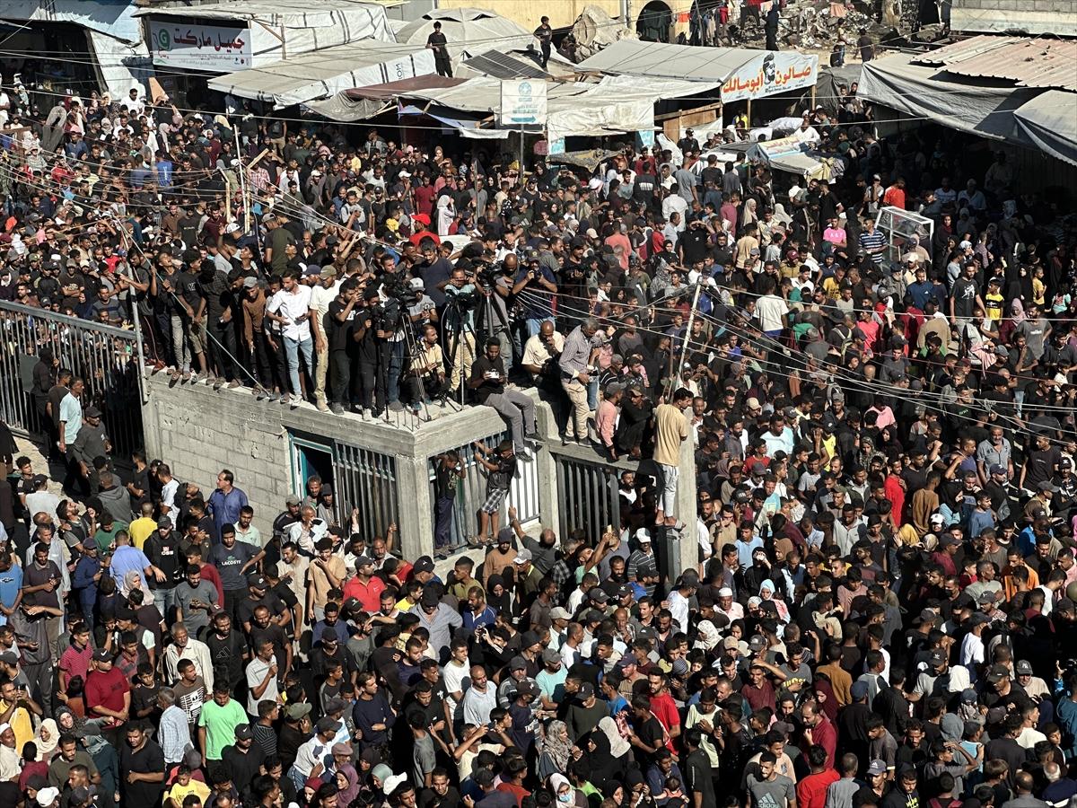 İsrail'in serbest bıraktığı Filistinli esirlerin bir kısmı Gazze'ye ulaştı