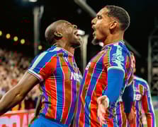 27 yıllık hasret sona erdi: Crystal Palace, 27 yıl önce elendiği Samsunspor'la birlikte Avrupa'ya döndü