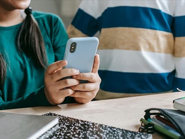 Güney Kore'de okullarda telefon yasağı