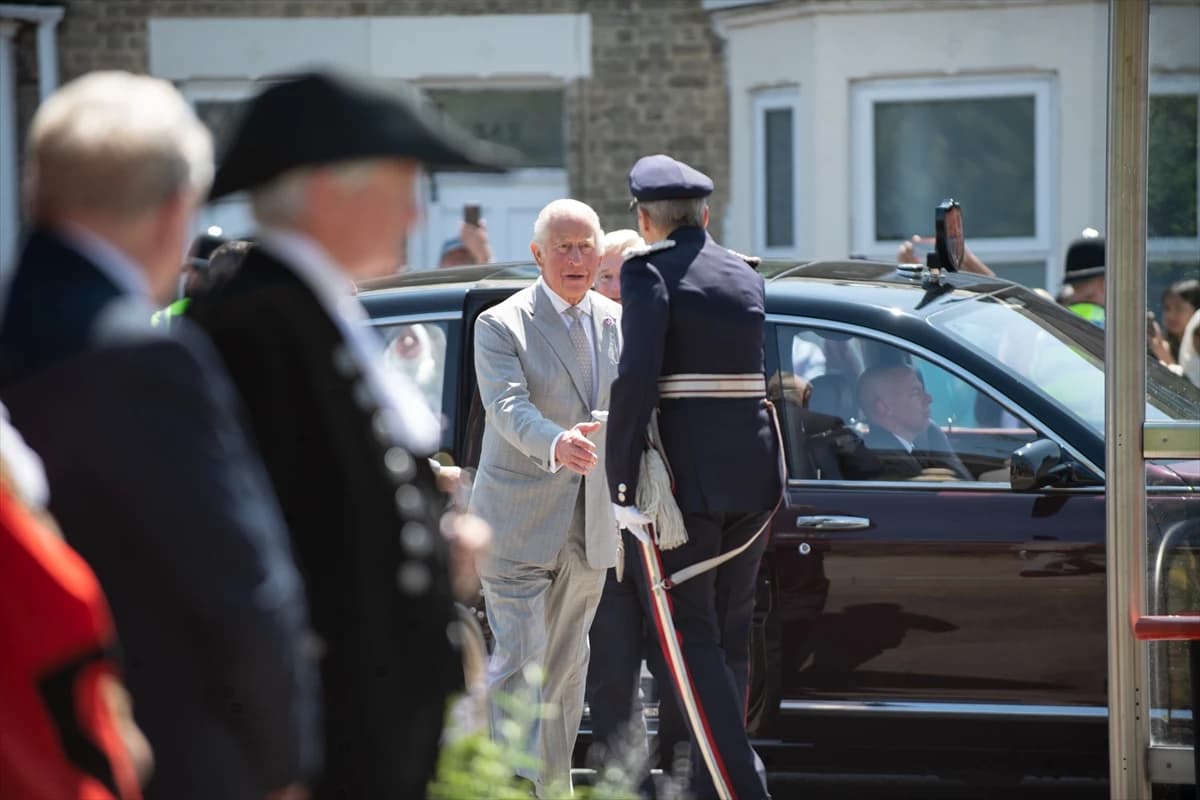 İngiltere Kralı 3. Charles Cambridge Merkez Camisi'ni ziyaret etti

