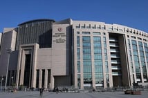 İstanbul Savcılığı'ndan yasa dışı bahis sitelerine dev operasyon: Batuhan Karadeniz ve Merit King sahibine kırmızı bülten!