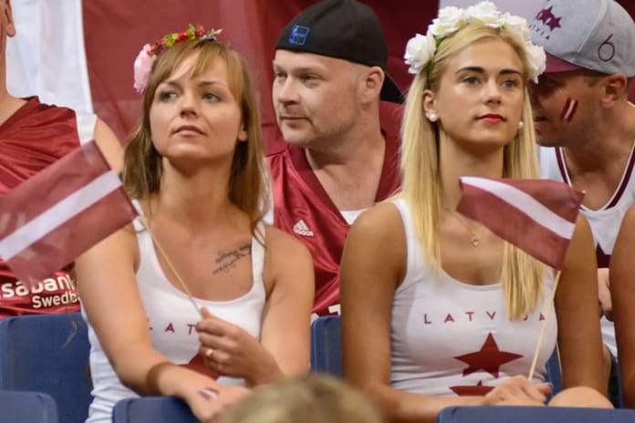 Letonya'da erkek krizi: Ya kiralık eş arıyorlar ya da göç ediyorlar