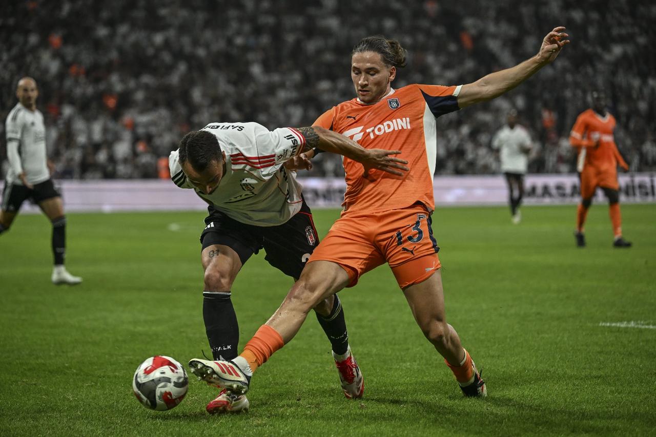 10 maçtır yenilmeyen Beşiktaş, 8 maçtır kaybetmeyen Başakşehir’e konuk oluyor