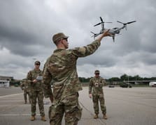 ABD, Drone Dominance Programı kapsamında 2027’ye kadar yüz binlerce İHA için 25 firmayı seçti